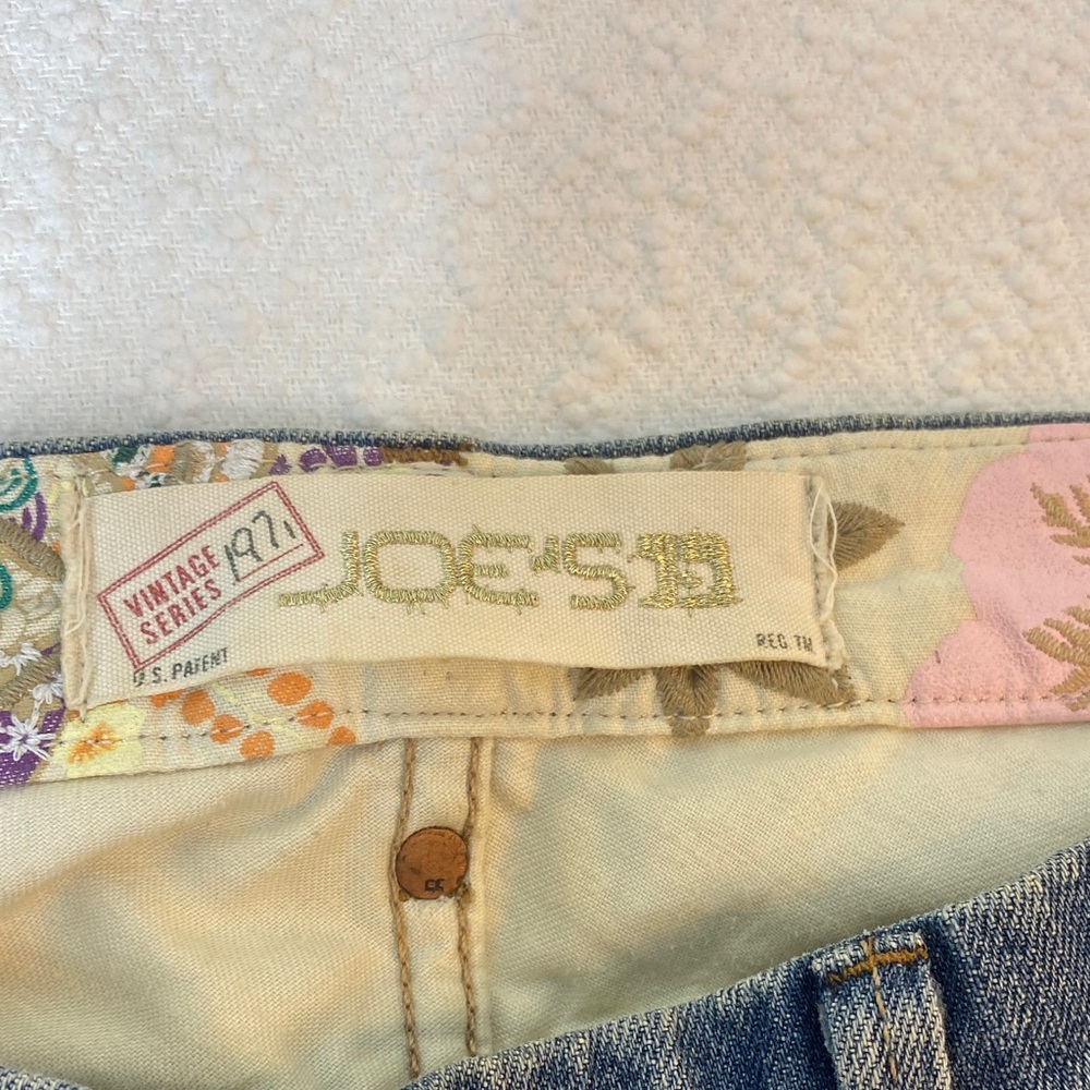 Joe's Jeans Low Rise Boho chic Embroidered Distressed and patchwork detail - Picture 6 of 14